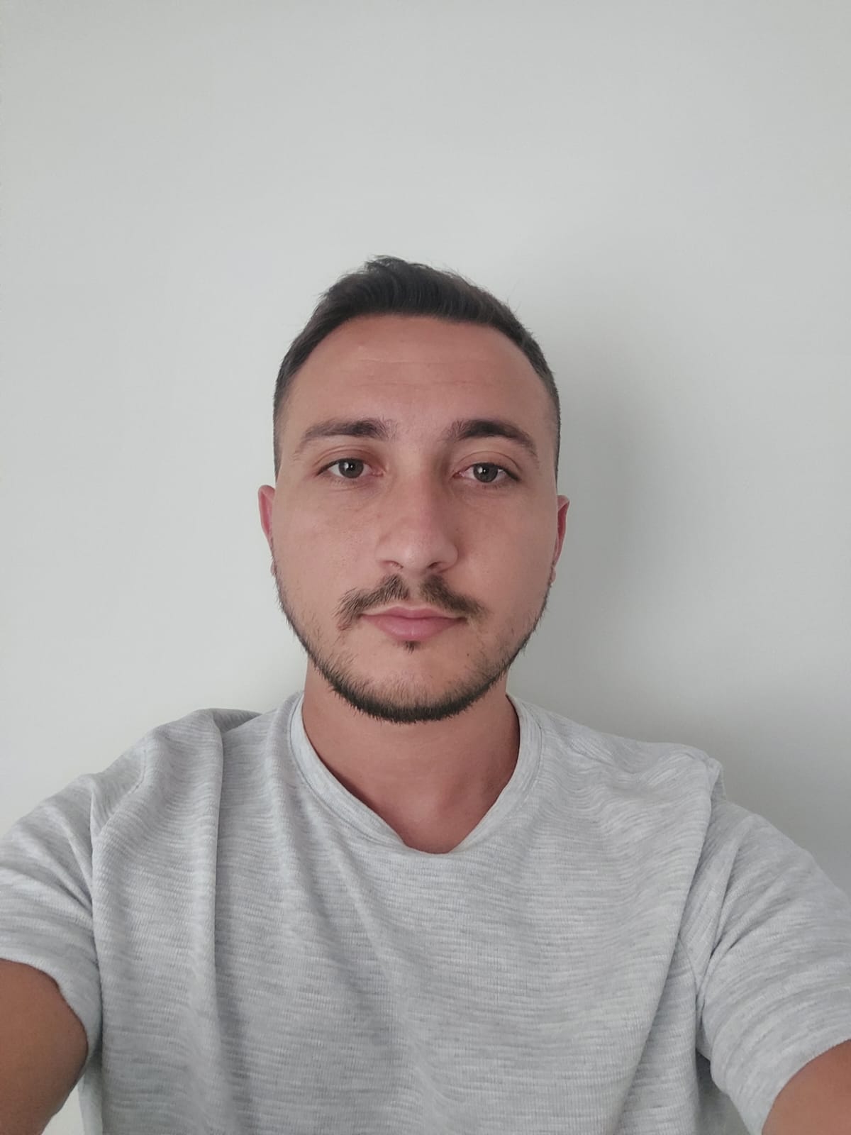 Arianit Rexhepi - Developer